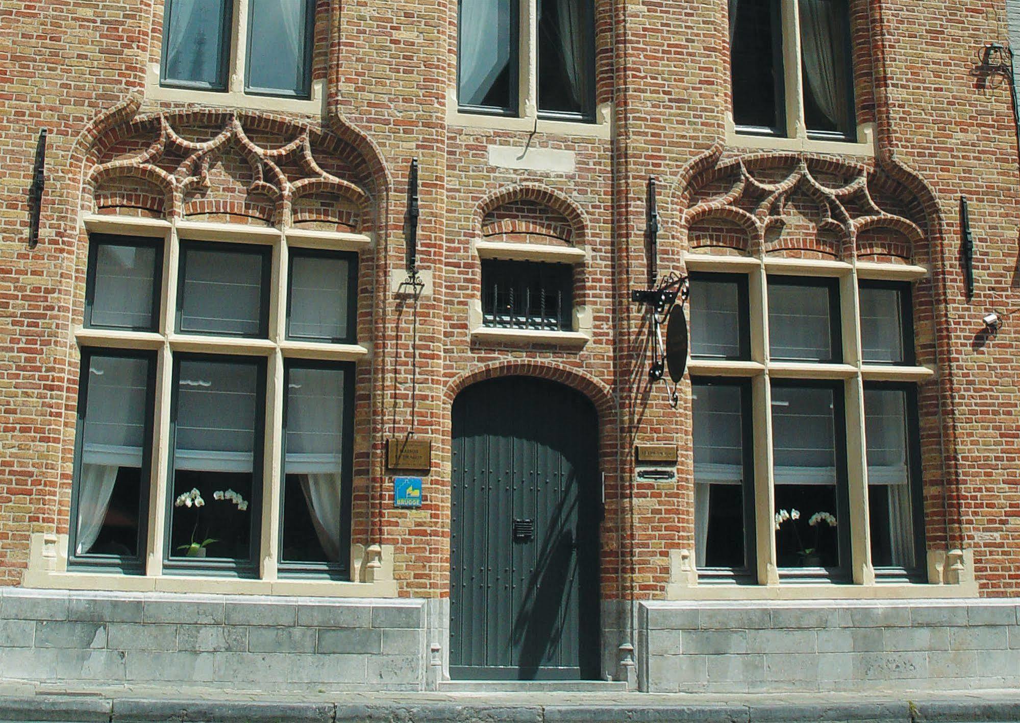 B&B Maison Le Dragon Brugge Bagian luar foto